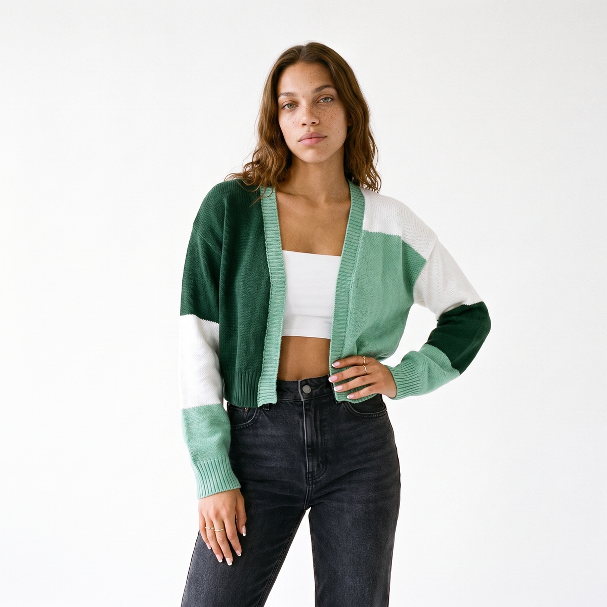 Women's cropped open-front cardigan in colour block knit with balloon sleeves - green