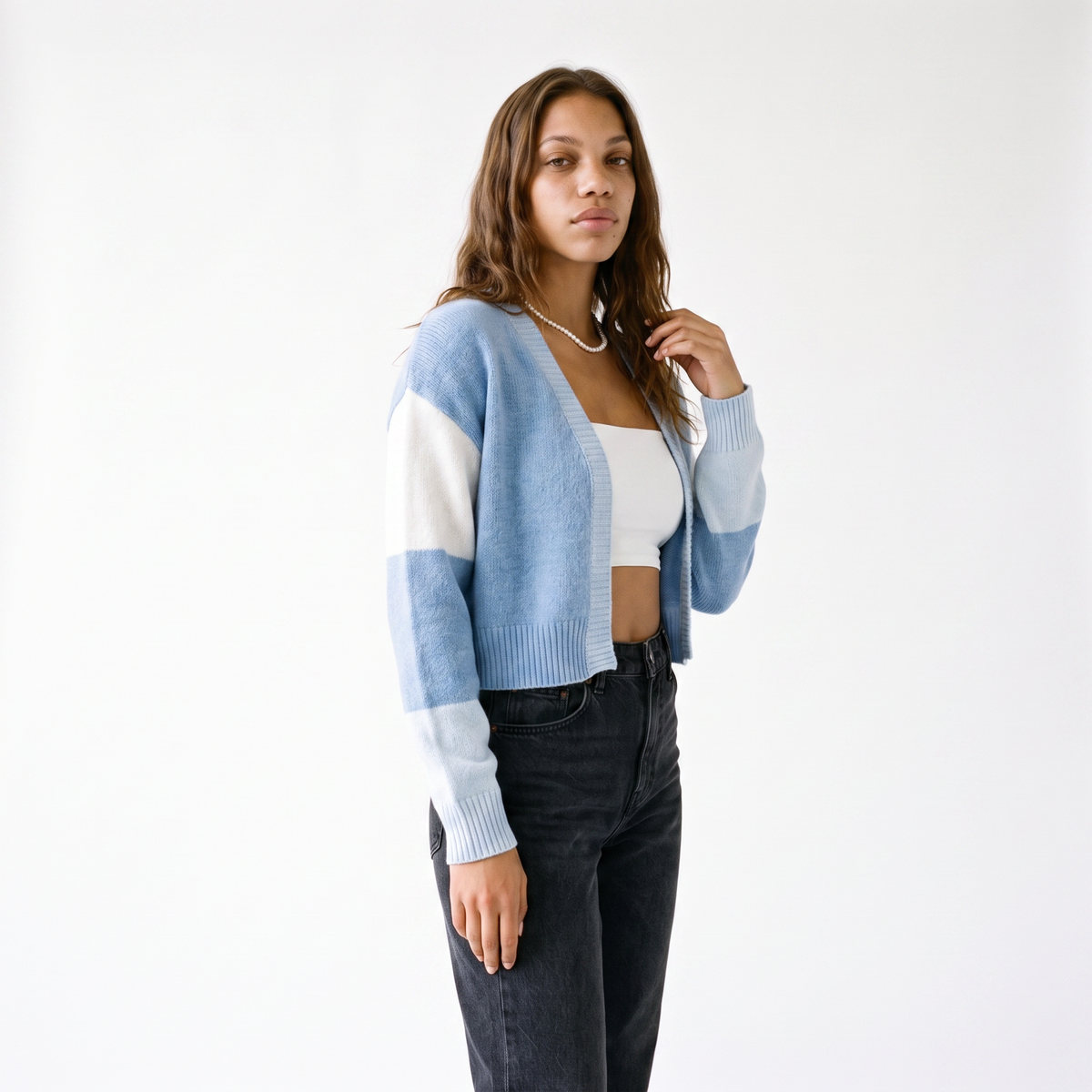 Women's cropped open-front cardigan in colour block knit with balloon sleeves