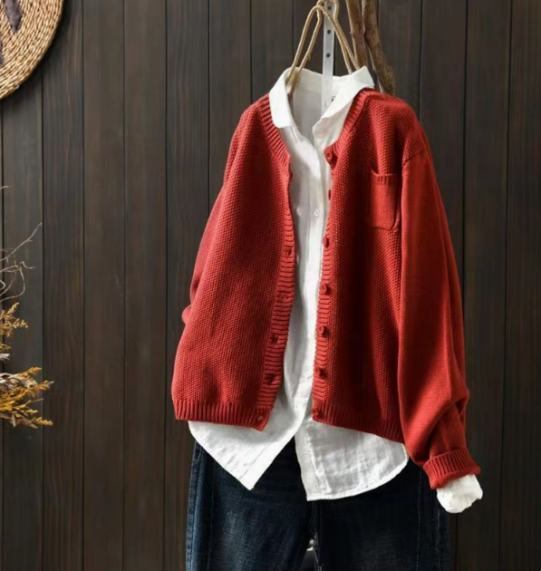 Women's cropped textured knit cardigan with a crew neck and chest pocket - red