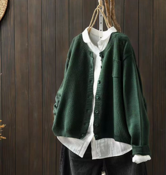 Women's cropped textured knit cardigan with a crew neck and chest pocket - dark green