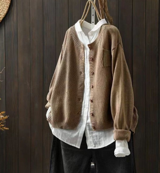 Women's cropped textured knit cardigan with a crew neck and chest pocket - beige