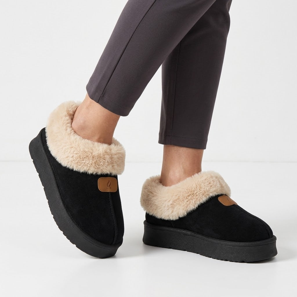 Women's platform slippers in a suede look with a fold-out faux fur collar