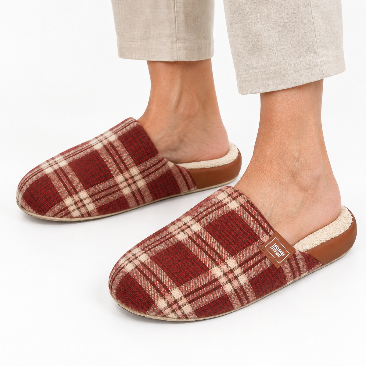 Unisex checked mule slippers with a fleece lining and a thick sole