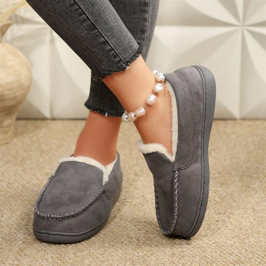 Women's fleece-lined moccasin loafers in a suede look