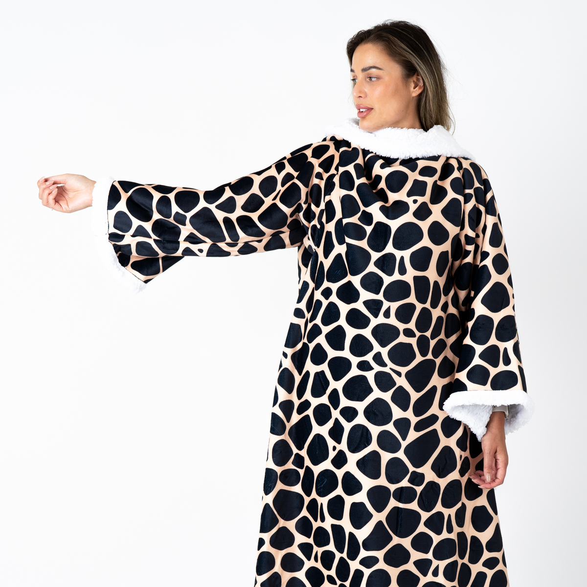 Giraffe Print Blanket with Sleeves and a Sherpa Lining