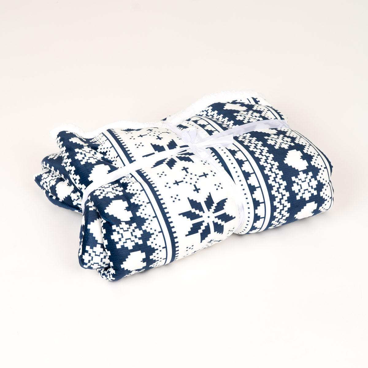 White and Blue Nordic Blanket with Sleeves and Sherpa