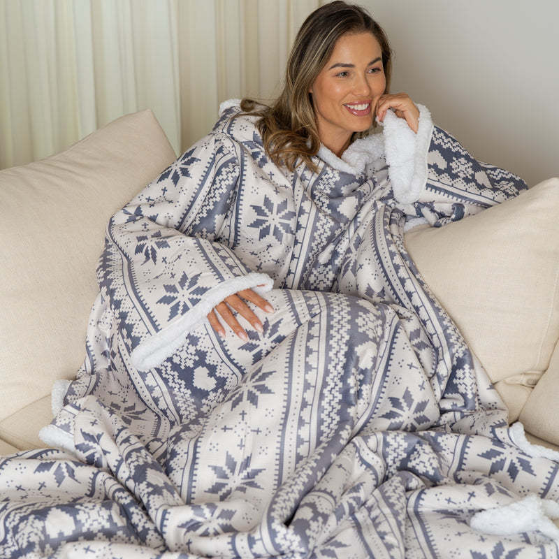 White and Grey Nordic Blanket with Sleeves and Sherpa