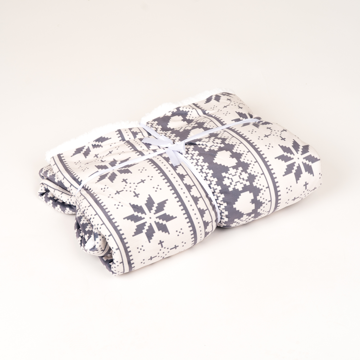 White and Grey Nordic Blanket with Sleeves and Sherpa
