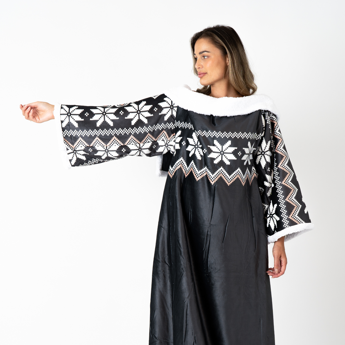 Charcoal Nordic Blanket with Sleeves and Sherpa Lining
