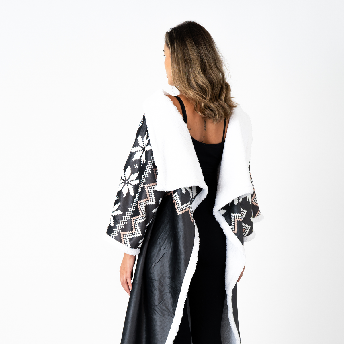 Charcoal Nordic Blanket with Sleeves and Sherpa Lining
