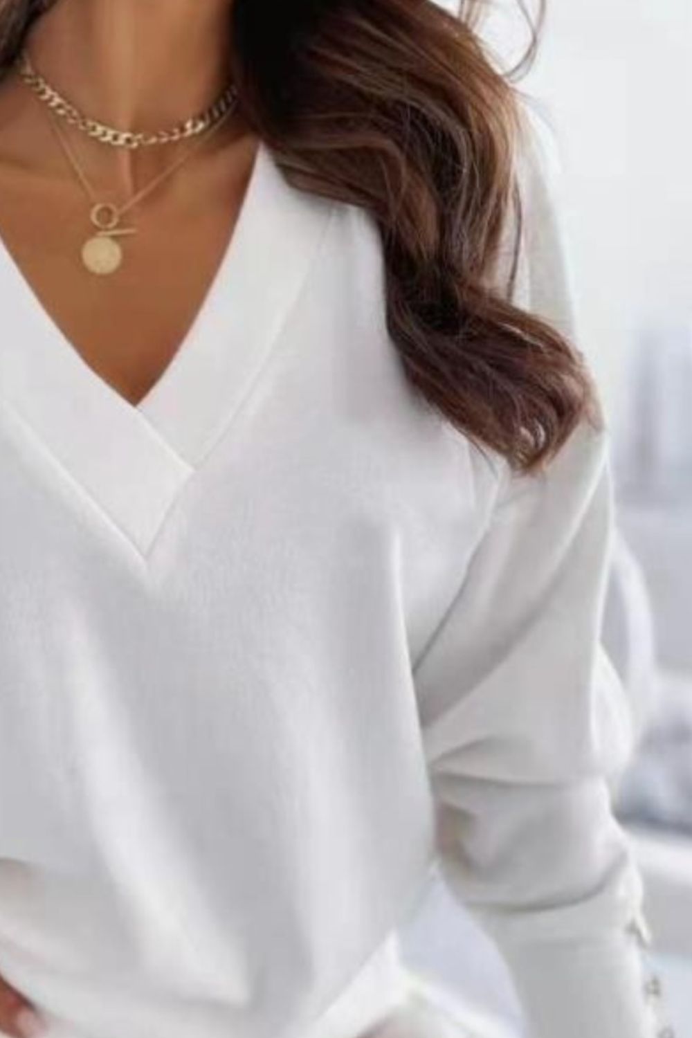 Women's V-neck sweatshirt - detail