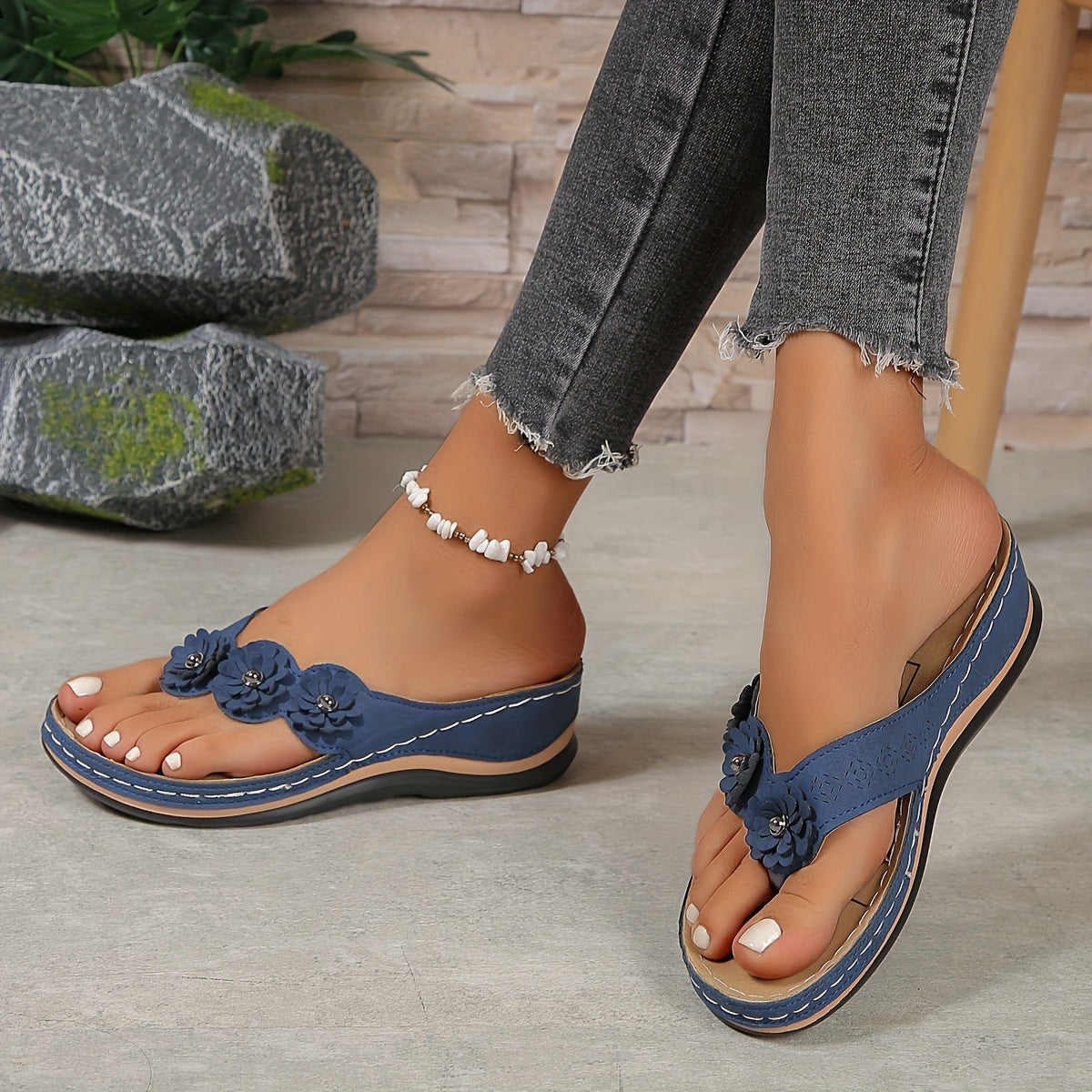 Women's Sandals - Orthopedic Slip-On Sandals in Black