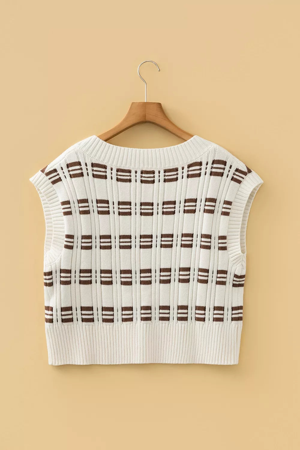 Women's cropped geometric knitted vest - detail