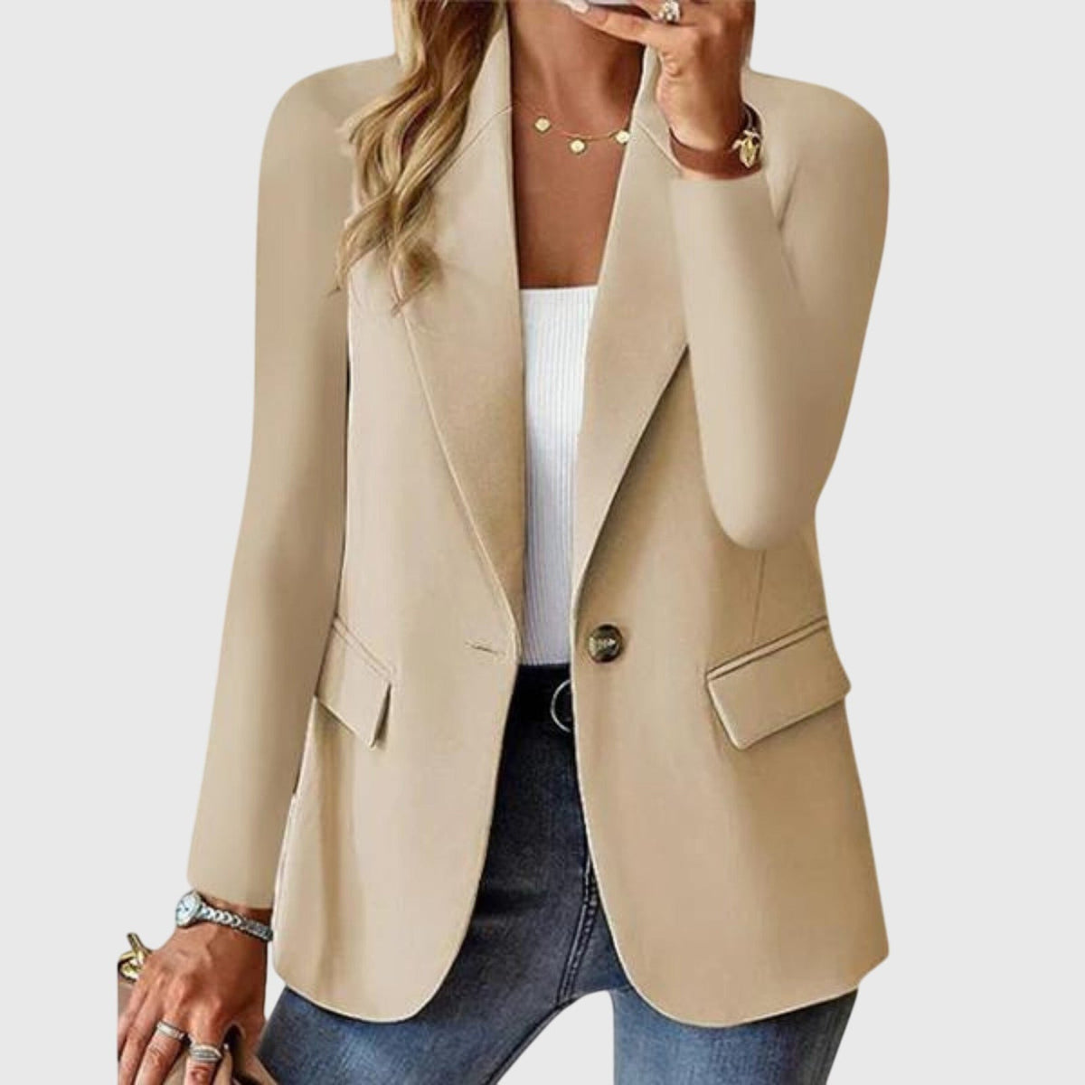 Women's fitted blazer with one button and flap pockets - beige