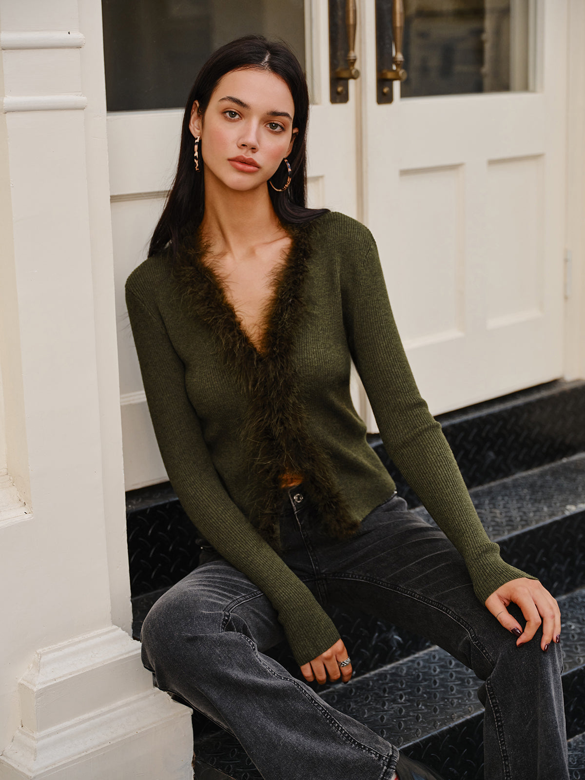 Women's fitted rib knit cardigan with a V-neck and fluffy trim - dark green
