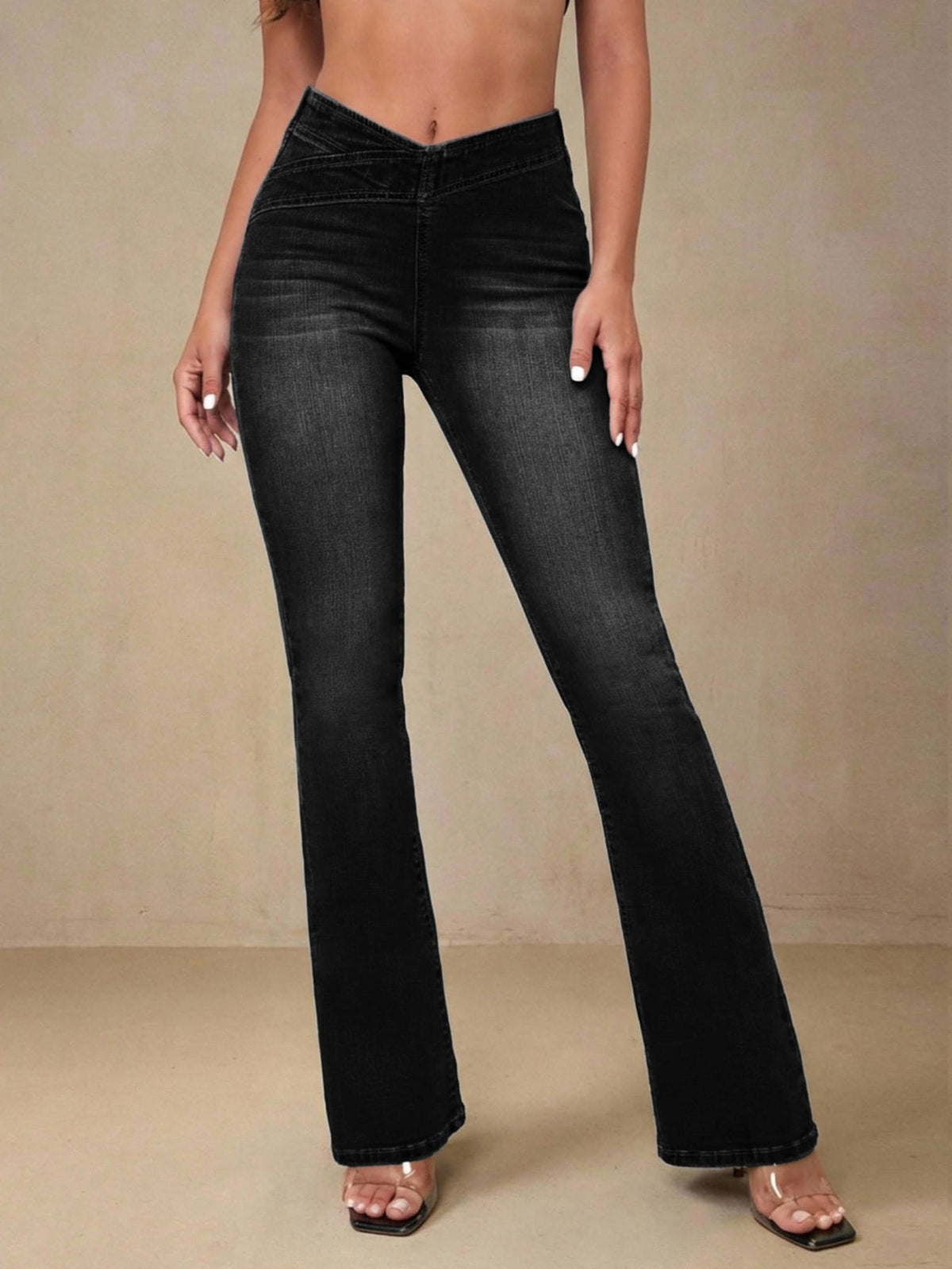 Flared jeans for women with a V-shaped waistband and stretch - black