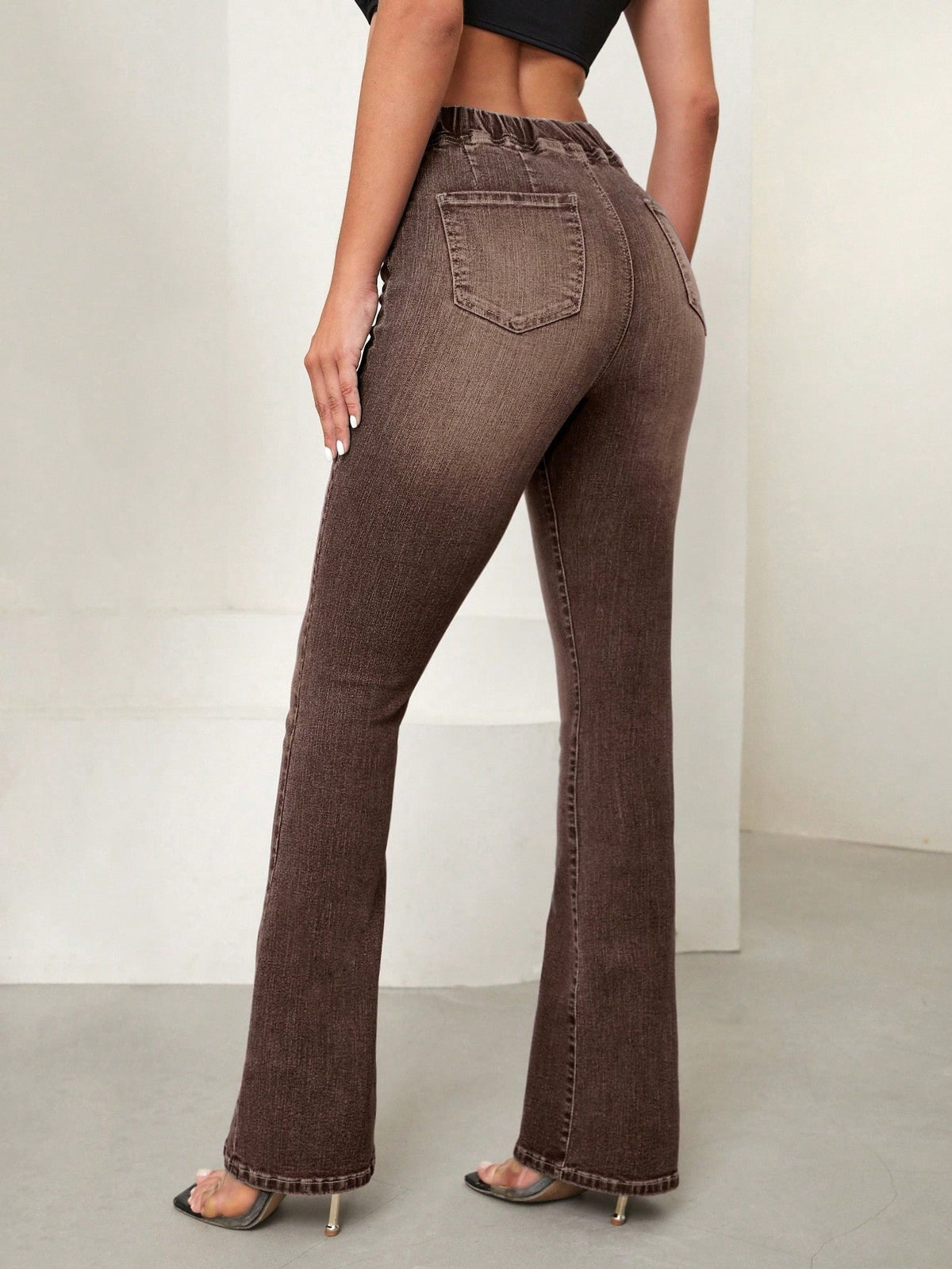 Flared jeans for women with a V-shaped waistband and stretch - view 12