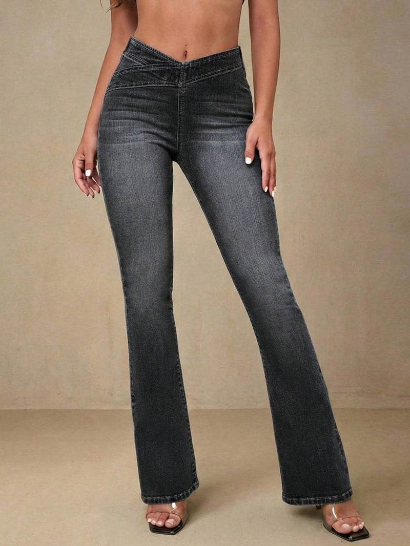Flared jeans for women with a V-shaped waistband and stretch - charcoal