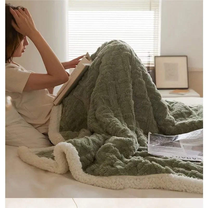 Fleece blanket with a sherpa reverse and an embossed pattern on a double bed - view 4