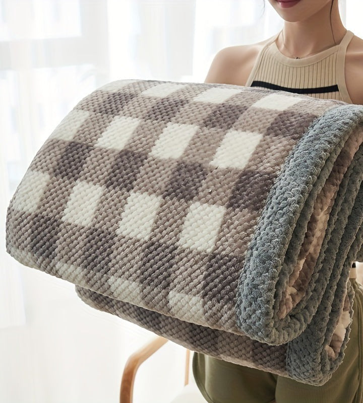 Fleece throw with a check pattern and waffle texture - brown check
