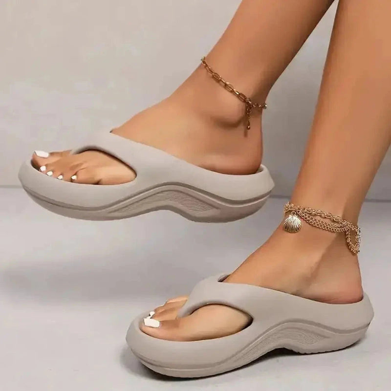 Flip flops in EVA with a wide strap and an extra-thick sole - view 2