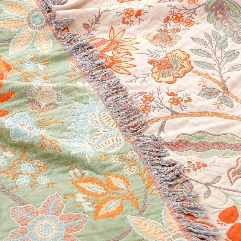 Reversible bedspread with a floral pattern and fringe - view 5