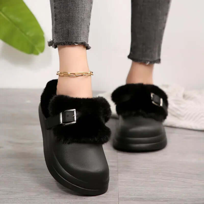 Women's fluffy EVA clog slippers with a wide faux fur band, buckle and thick sole - view 6