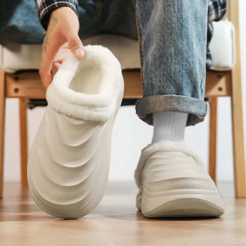 Fluffy slippers with a wave-pattern EVA shell, plush collar and thick sole - view 2