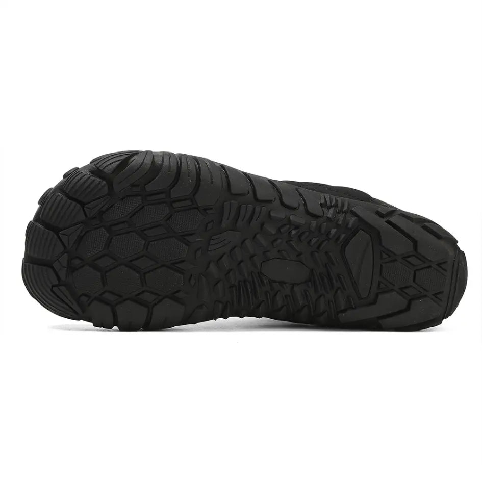 Unisex barefoot winter shoes with elastic laces and a wide toe box