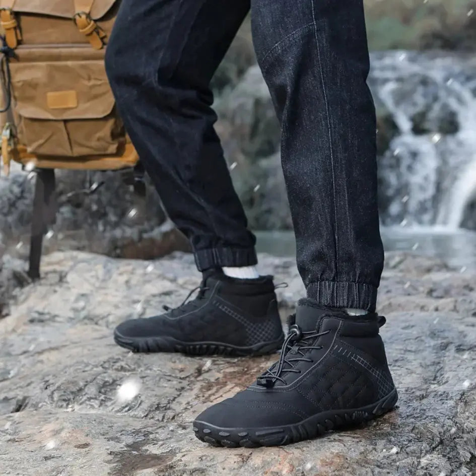 Unisex barefoot winter shoes with elastic laces and a wide toe box