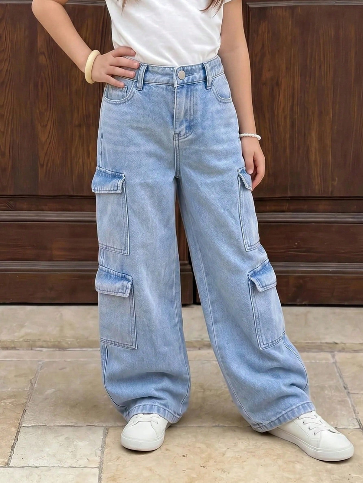 Cargo jeans for girls in cotton denim with large side pockets and a straight leg - view 10
