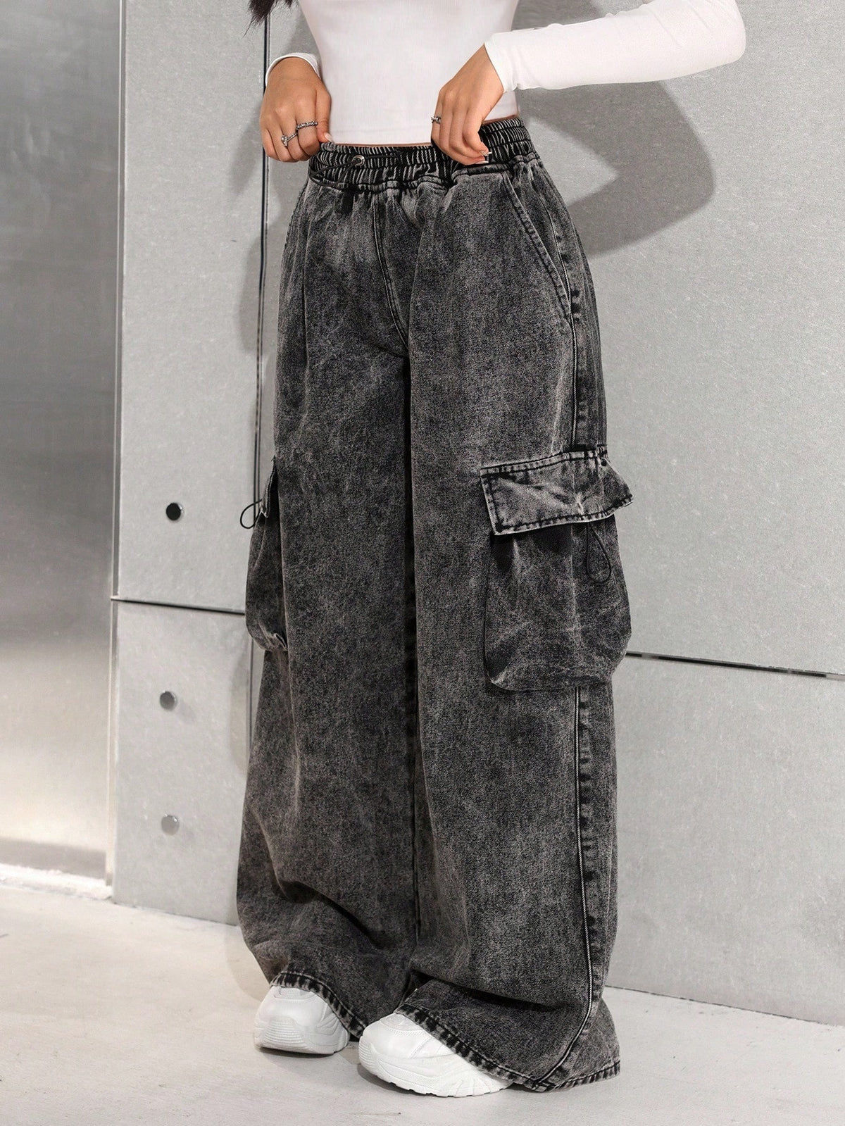 Wide leg cargo jeans for girls in stonewashed denim with drawstring waist and flap pockets - view 4
