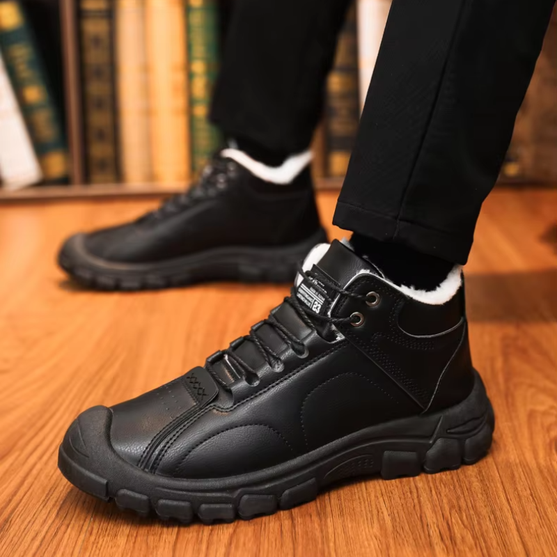 Lace-up winter boots with a rubber toe bumper and a plush lining