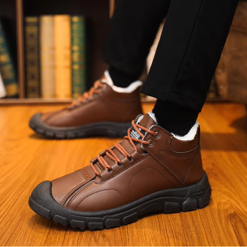 Lace-up winter boots with a rubber toe bumper and a plush lining