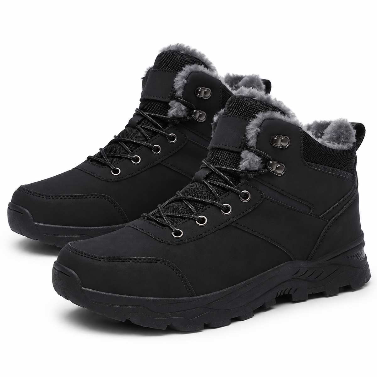 Winter hiking boots with a fleece collar, padded tongue and deep lug sole in black