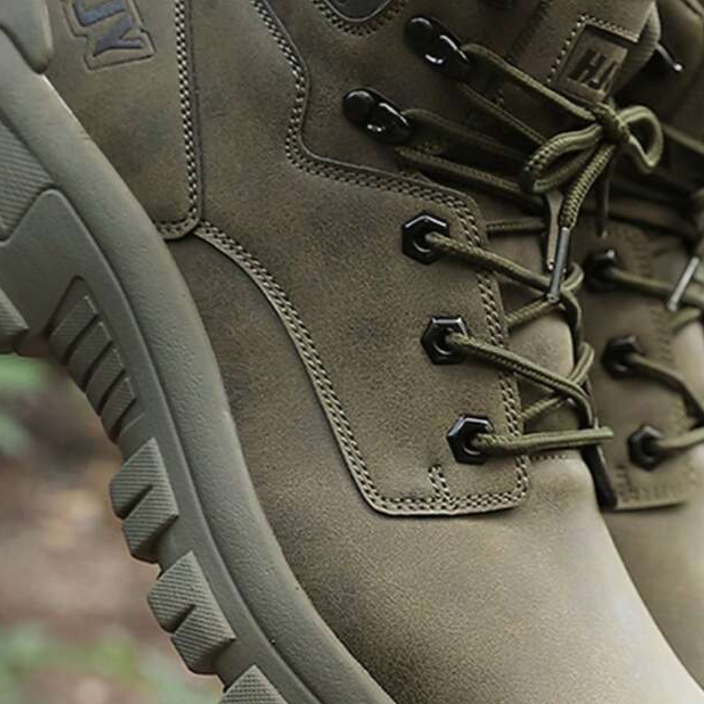 Men's high-top hiking boots with a padded collar and lug sole
