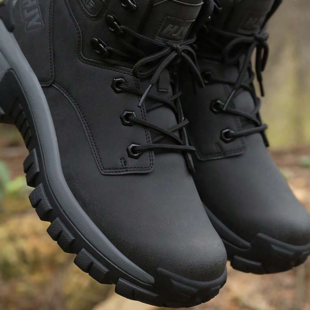 Men's high-top hiking boots with a padded collar and lug sole