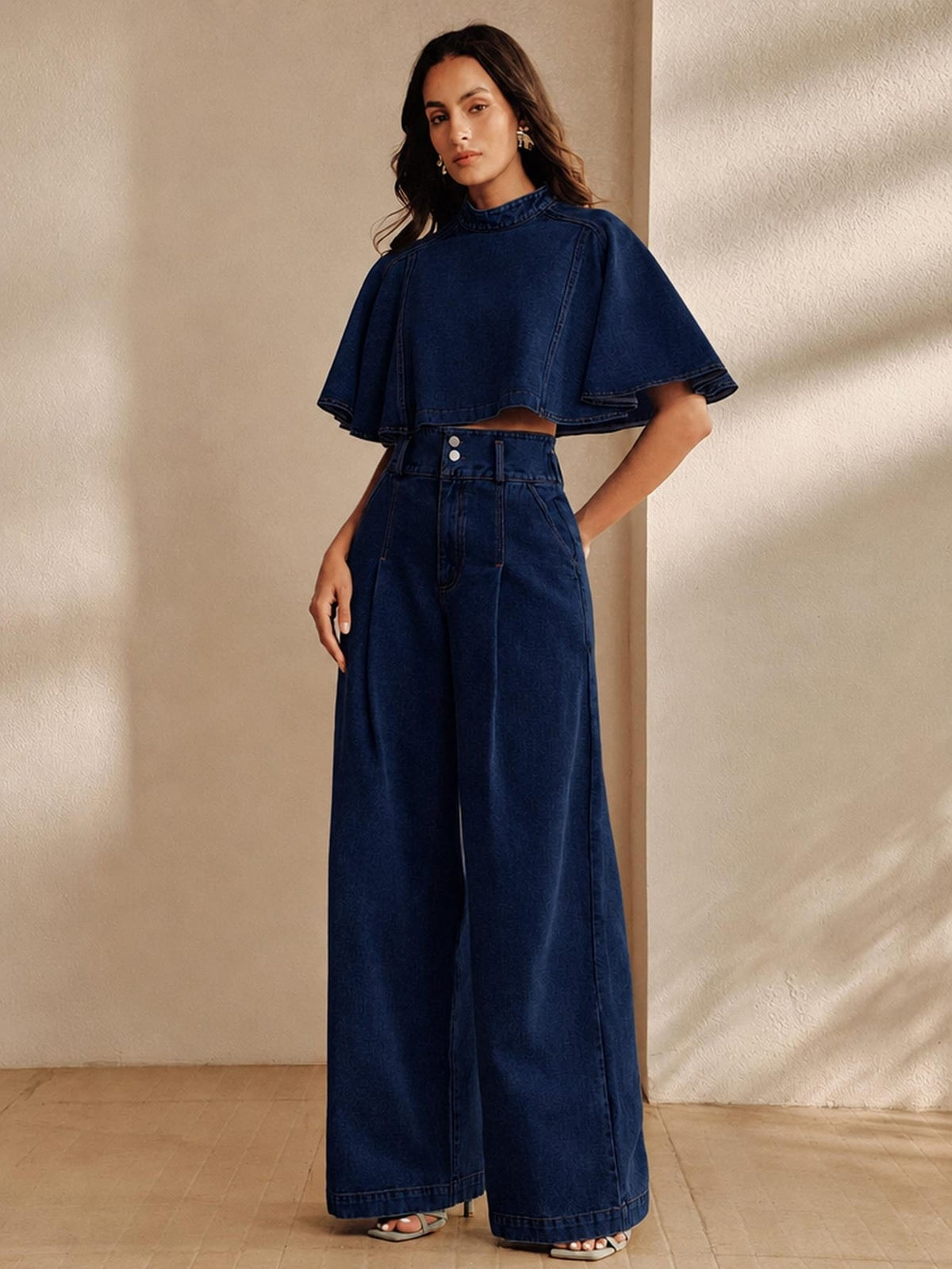 High waisted wide leg jeans for women with a double button and front seam - dark blue