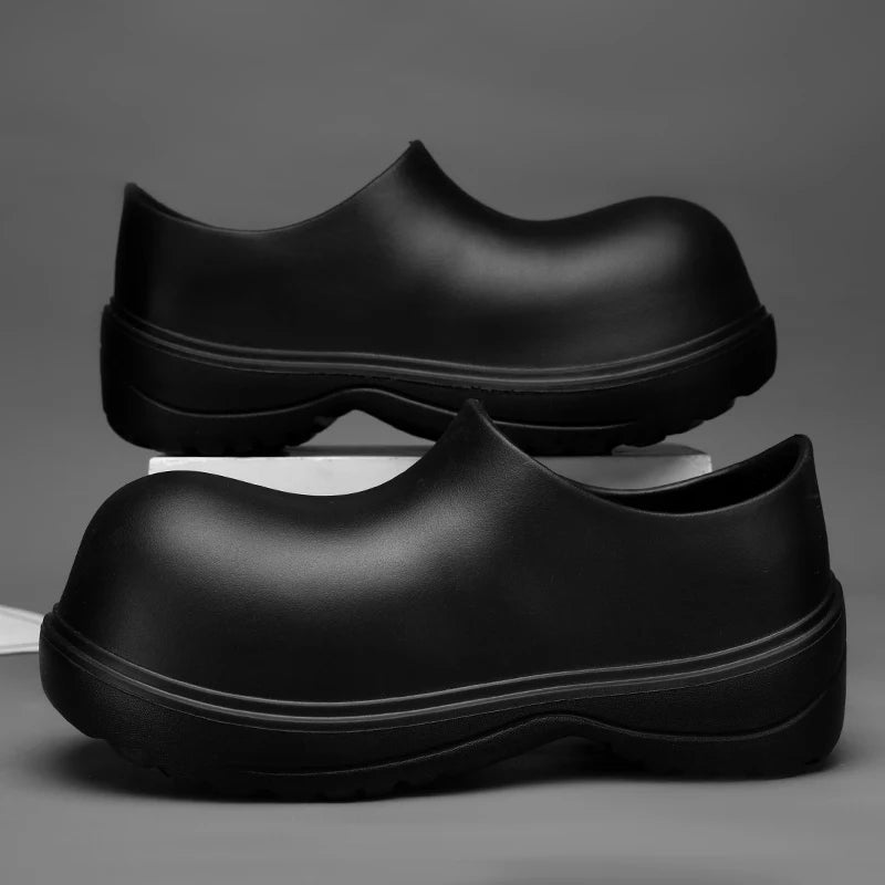 Kitchen shoes in EVA with a closed toe and thick non-slip sole - black