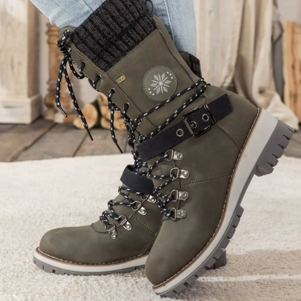 Women's lace-up winter boots with a knitted cuff and buckle