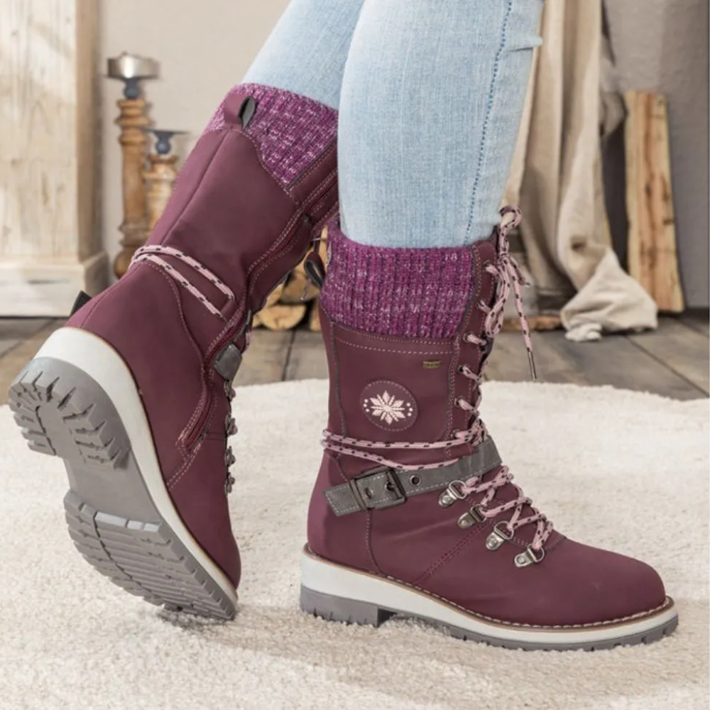 Women's lace-up winter boots with a knitted cuff and buckle