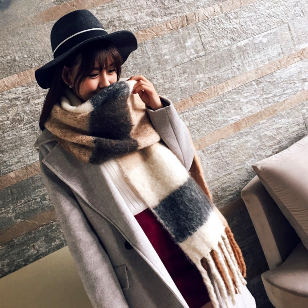 Women's large fluffy colour block scarf with chunky tassels