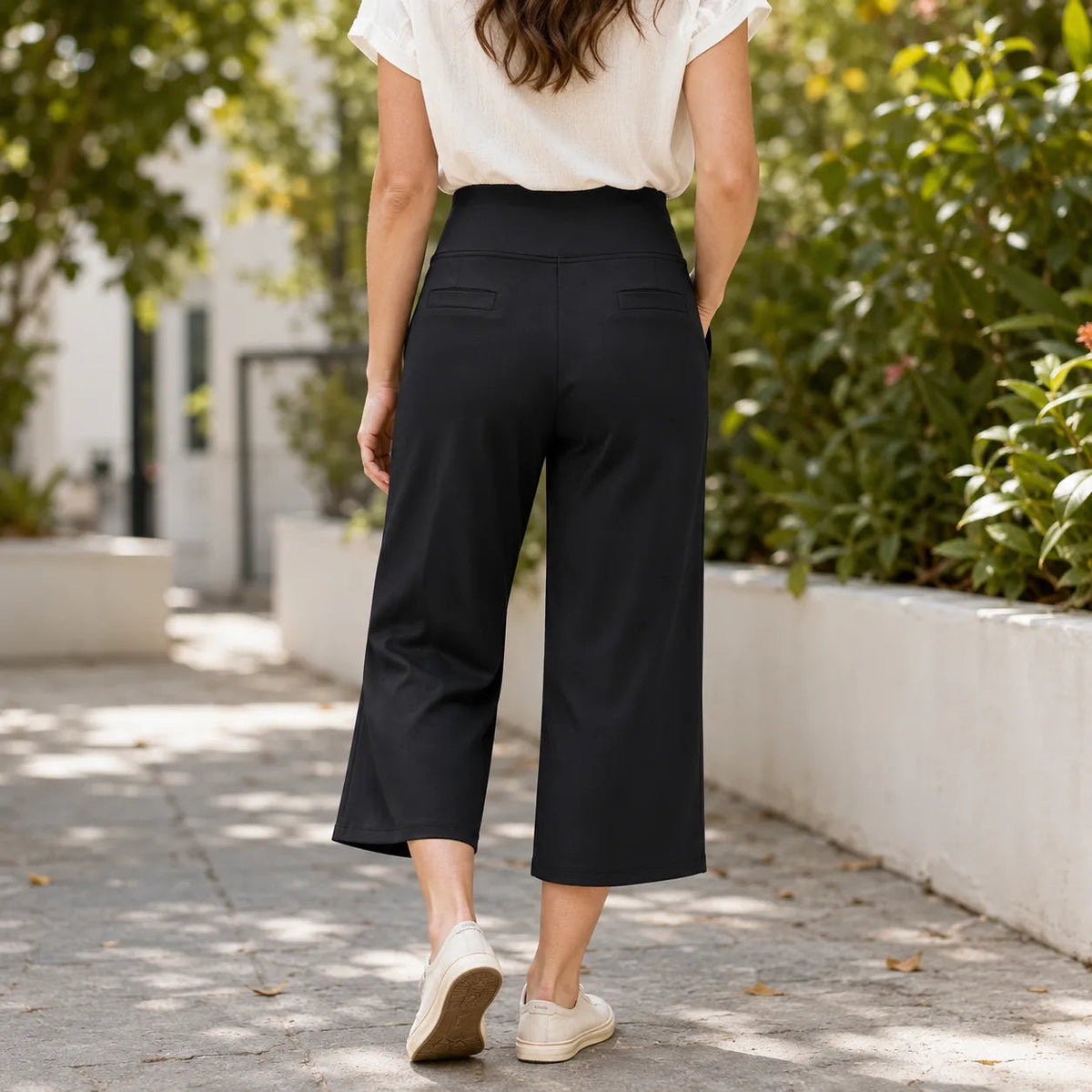 Women's high waist wide-leg trousers - detail
