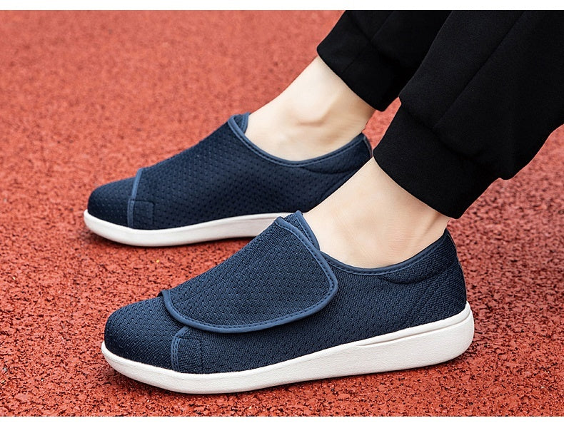 Lightweight diabetic shoe for wide feet with a wide touch-fastening flap - view 5