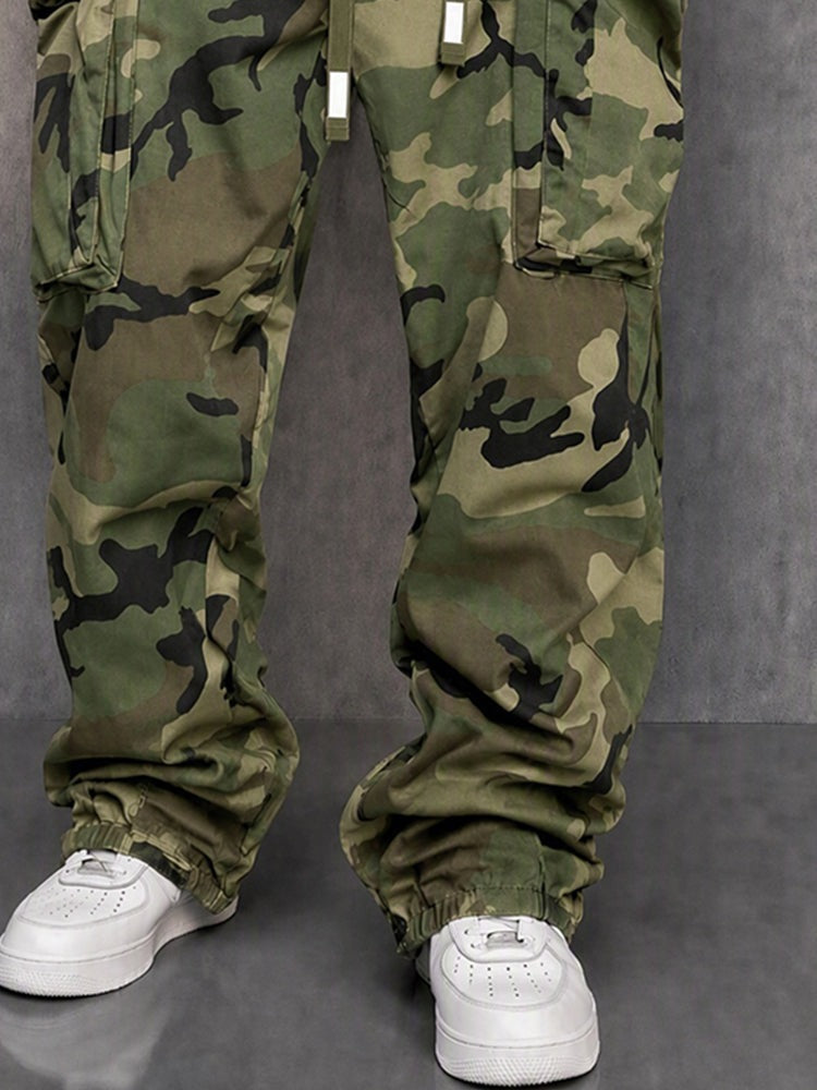 Men's camo cargo trousers with zip pockets and a drawcord waist - view 6