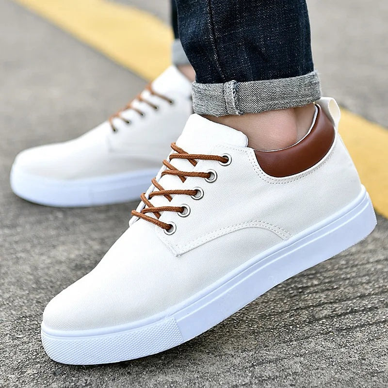 Men's canvas trainers with a white rubber sole, tan laces and a faux leather heel piece - white