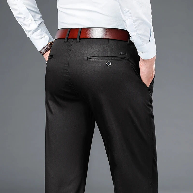 Men's classic fit chino trousers with belt loops and buttoned welt pockets - black