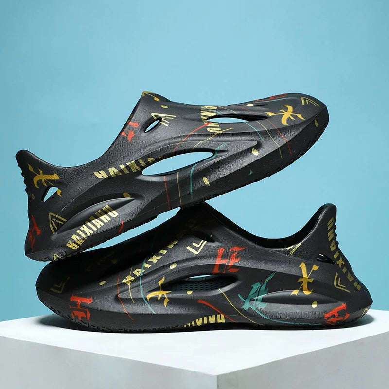 Men's one-piece EVA clogs with oval side cut-outs, closed heel and letter and line print - view 3