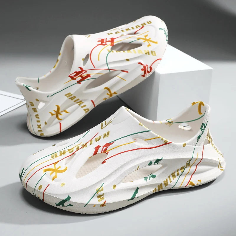 Men's one-piece EVA clogs with oval side cut-outs, closed heel and letter and line print - view 4