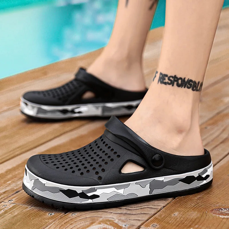 Men's EVA clogs with vent holes in the toe, heel strap and camo print sole - view 3